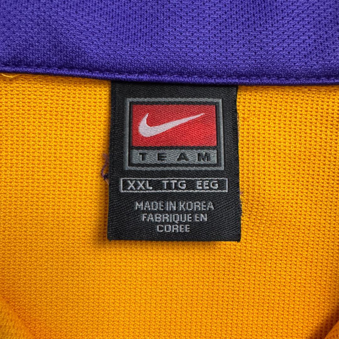 【海外限定☆2XLサイズ☆レイカーズ】ナイキ NBA刺繍ウォームアップTシャツ