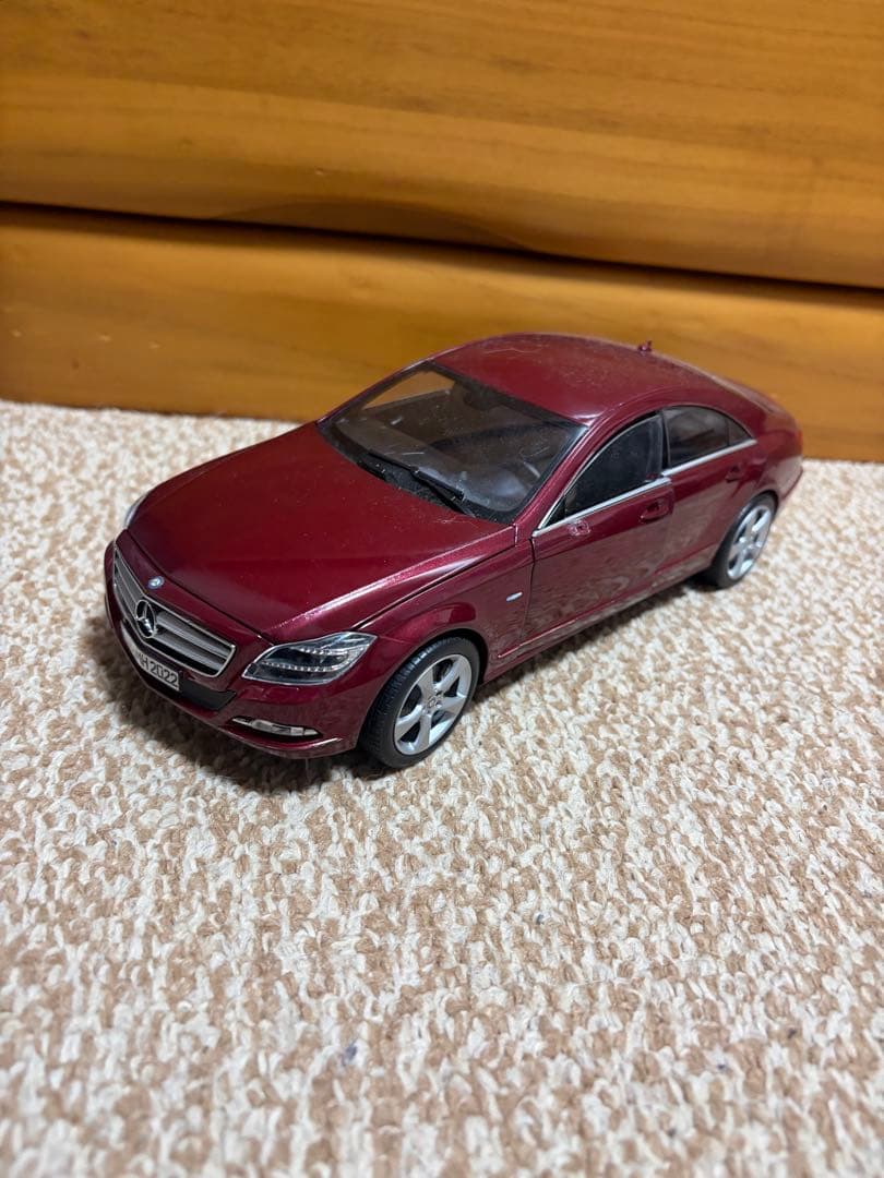 メルセデス・ベンツ CLS 1/18 ワインレッド