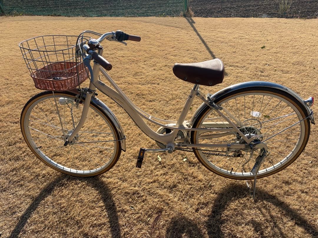 子供用自転車 ✳︎ホワイト、ベージュ、茶、 前バスケット付き　24インチ✳︎