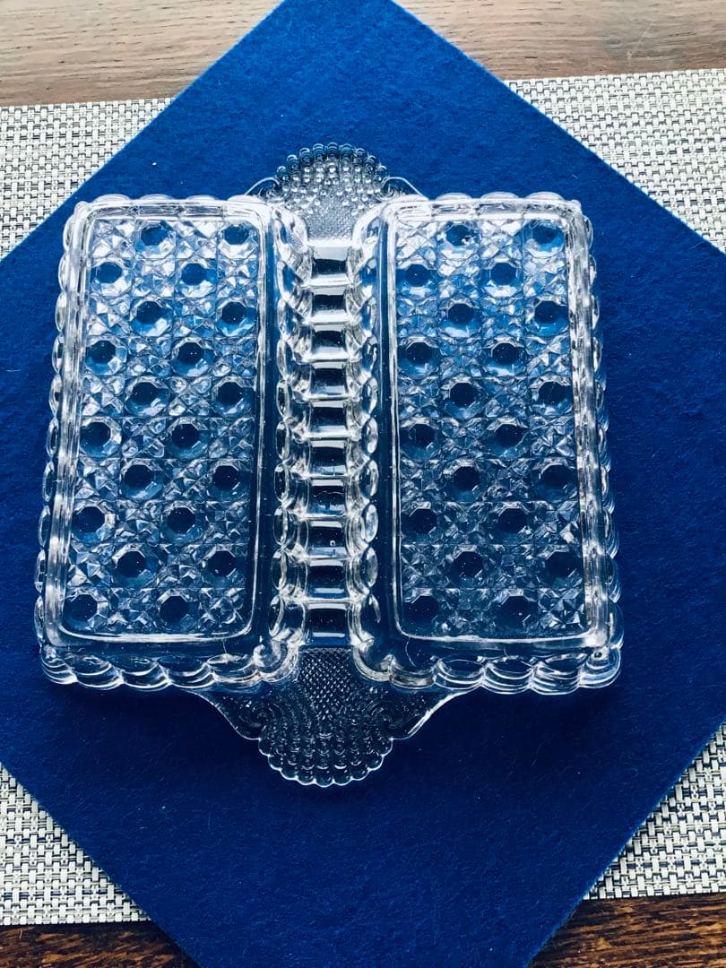 イギリスアンティークのサービングガラスプレート