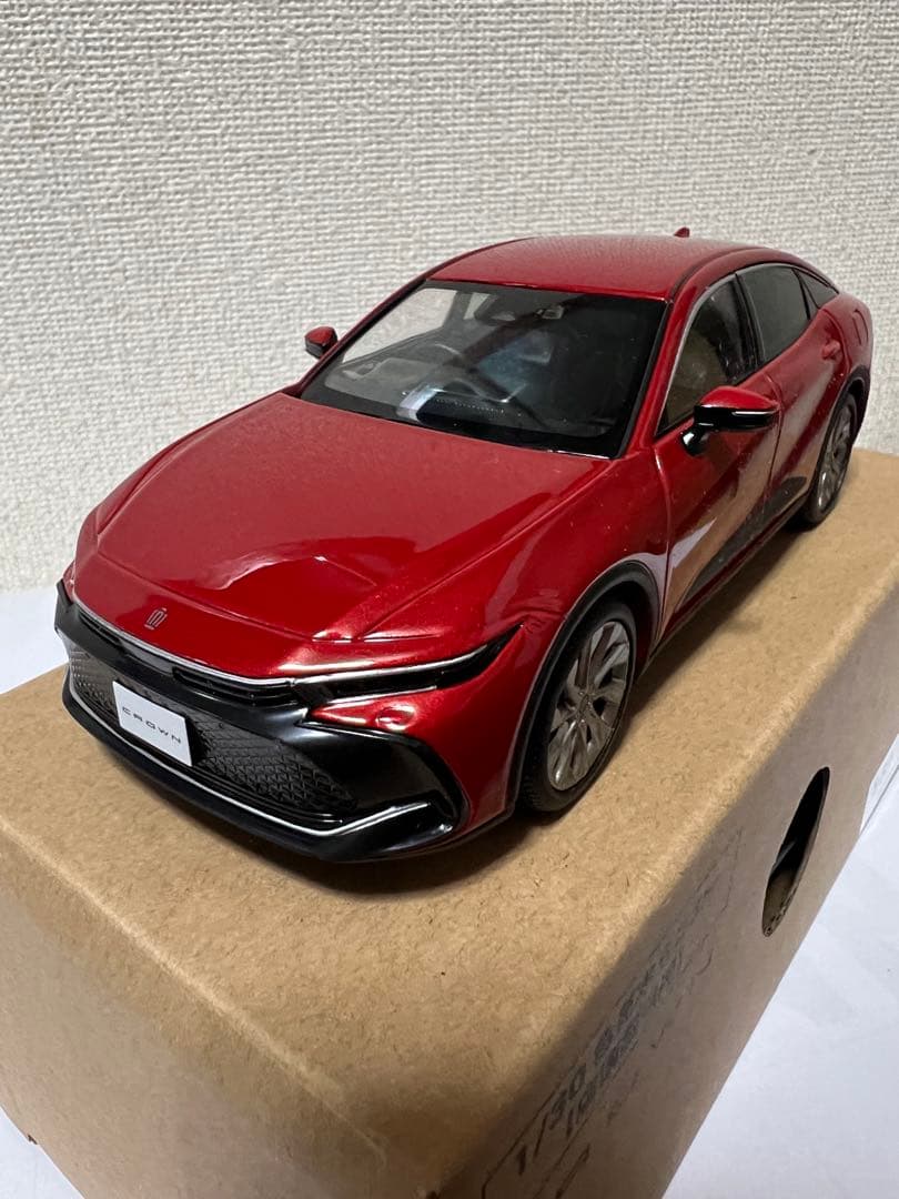 【非売品】 トヨタ CROWN 1/30 レッド