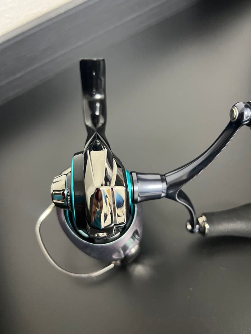 Daiwa 23エメラルダスRX LT2500-XH-DH スピニングリール美品