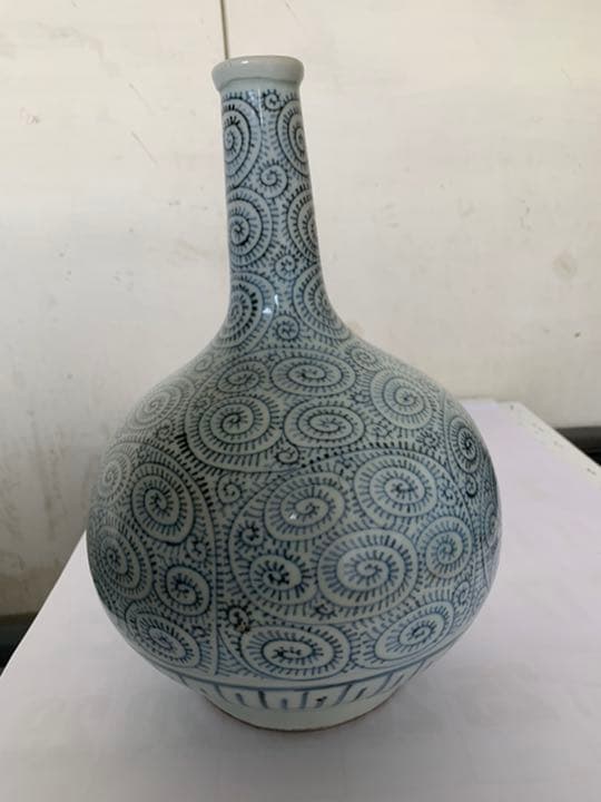 古伊万里　染付蛸唐草模様　壺　江戸時代　完品