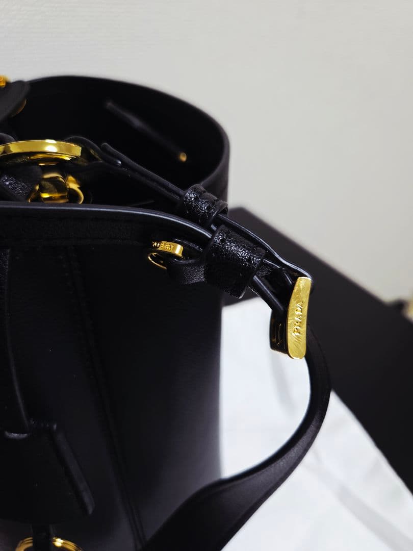 レザーブラック　ショルダーバッグ