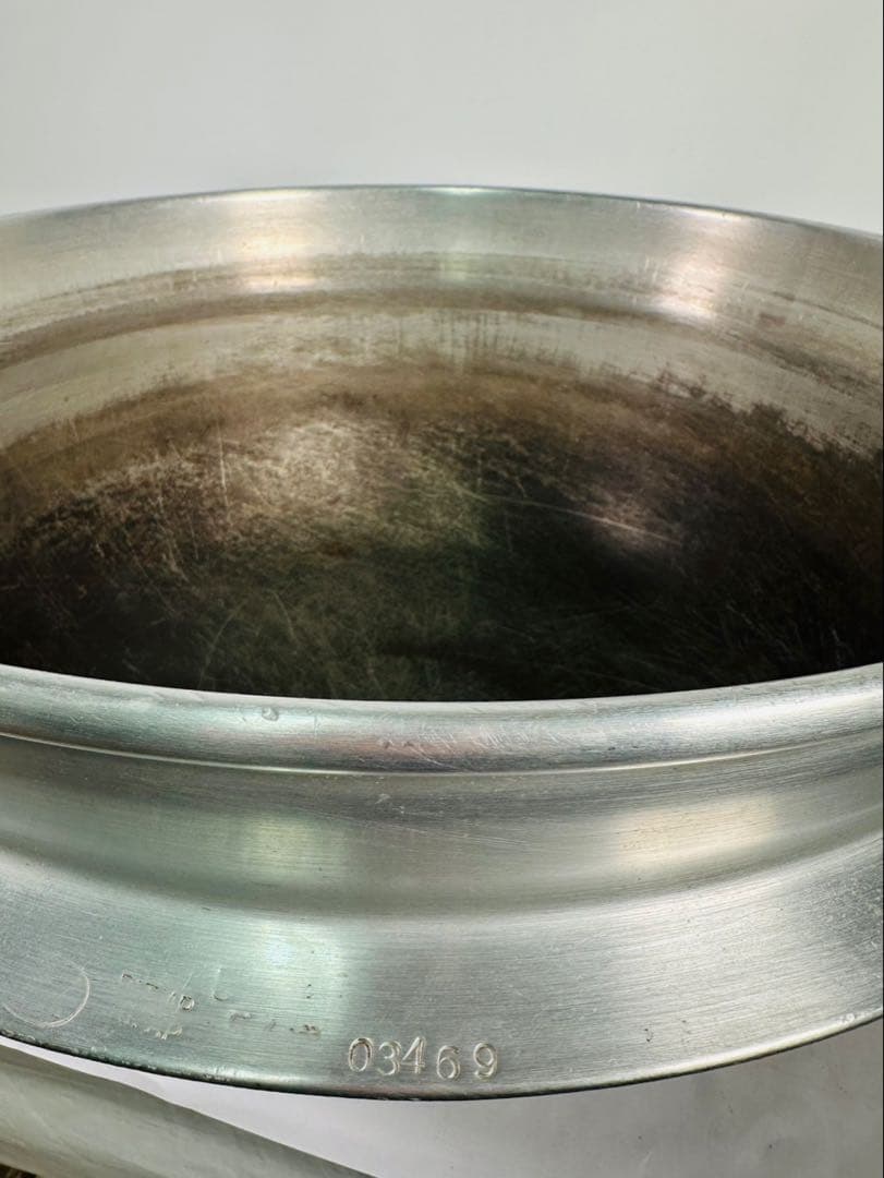 【珍品】大型茹で釜　木蓋つき　大釜　蕎麦屋　茹で釜　アンティーク　羽釜　５６ｃｍ