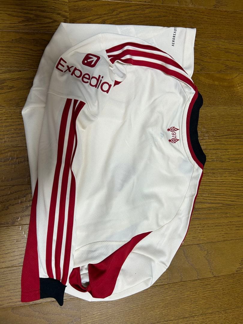 リヴァプール AWAYユニフォーム