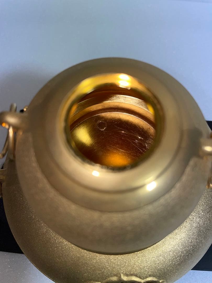 金色の茶釜