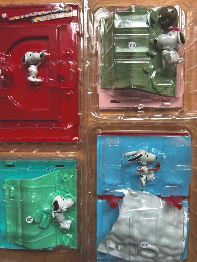 【デアゴスティーニ】スヌーピー&フレンズ 犬小屋型ボックスコレクション新品未組立