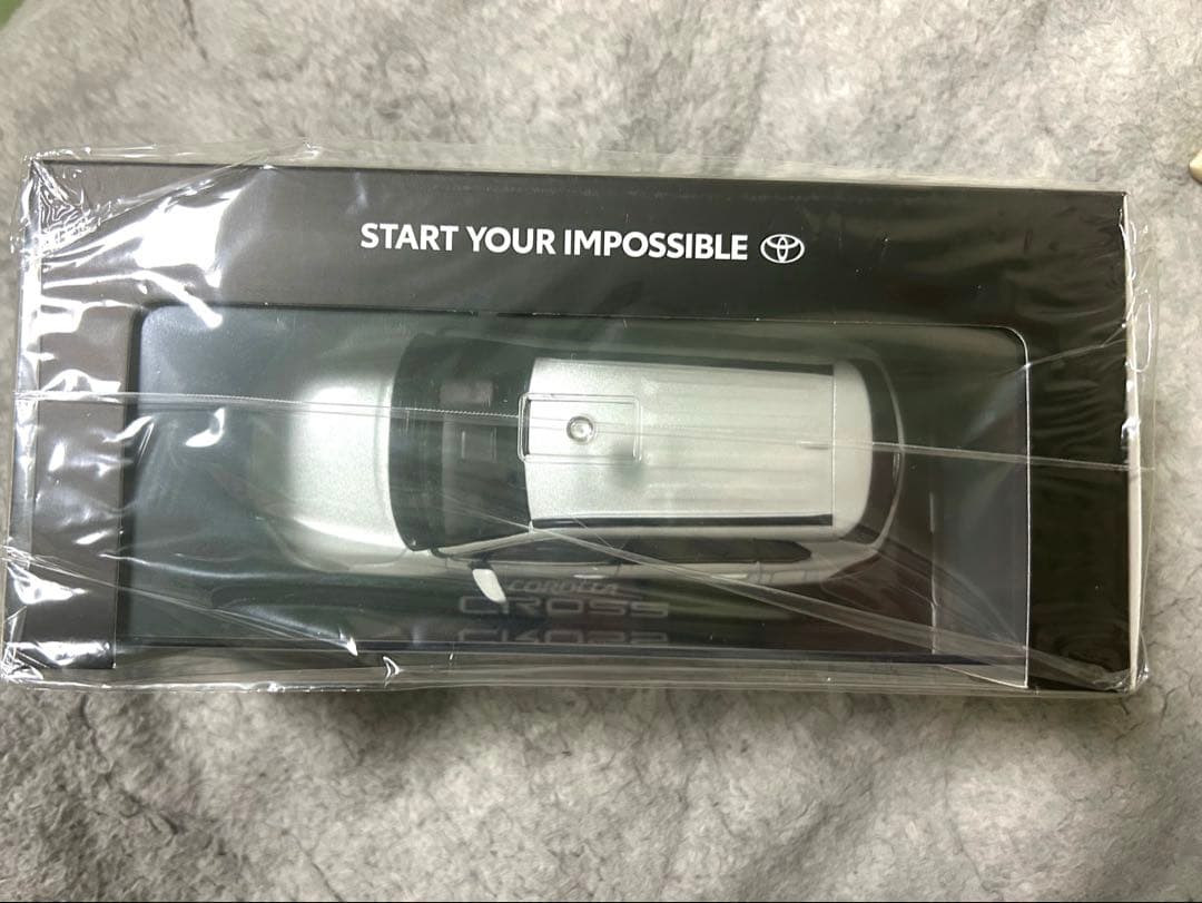 トヨタ 新型　カローラ　クロス ミニカー 非売品 COROLLA CROSS