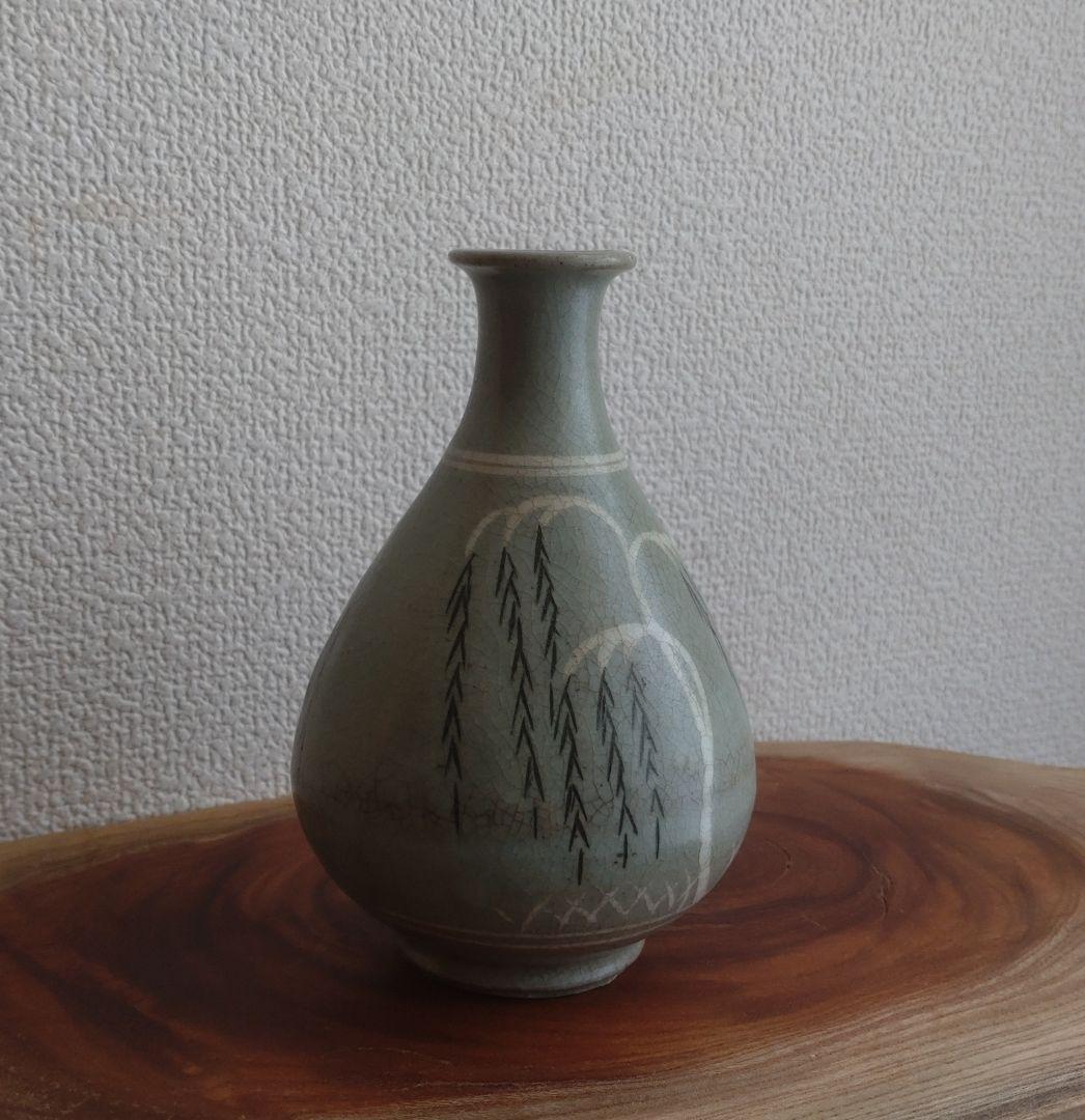 李朝　高麗青磁　白黒象嵌　朝鮮美術　梅瓶　骨董　陶芸　陶磁器　徳利　ぐい呑　盃