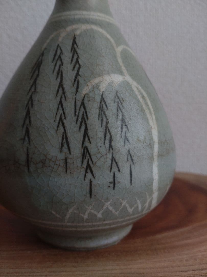 李朝　高麗青磁　白黒象嵌　朝鮮美術　梅瓶　骨董　陶芸　陶磁器　徳利　ぐい呑　盃