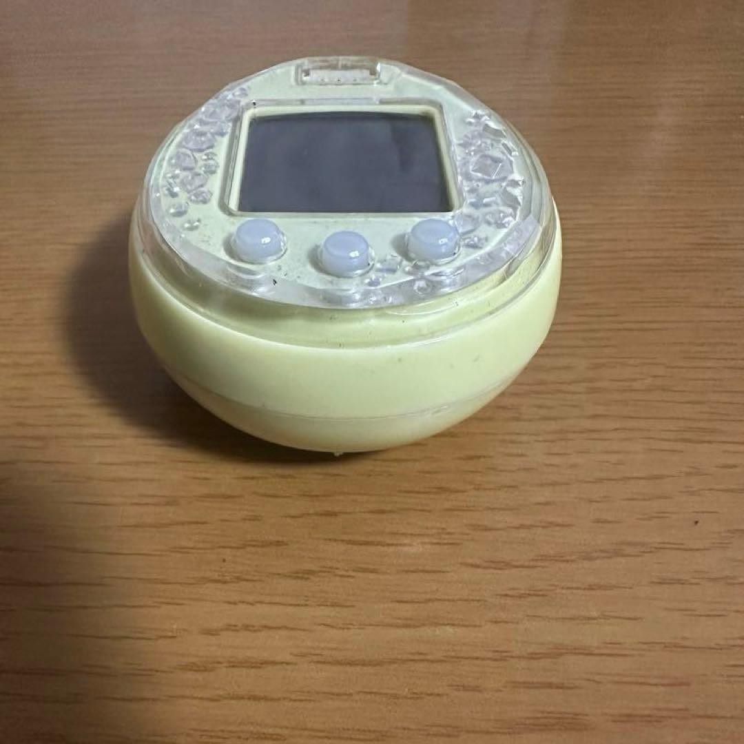 たまごっちピース Tamagotchi P's イエロー
