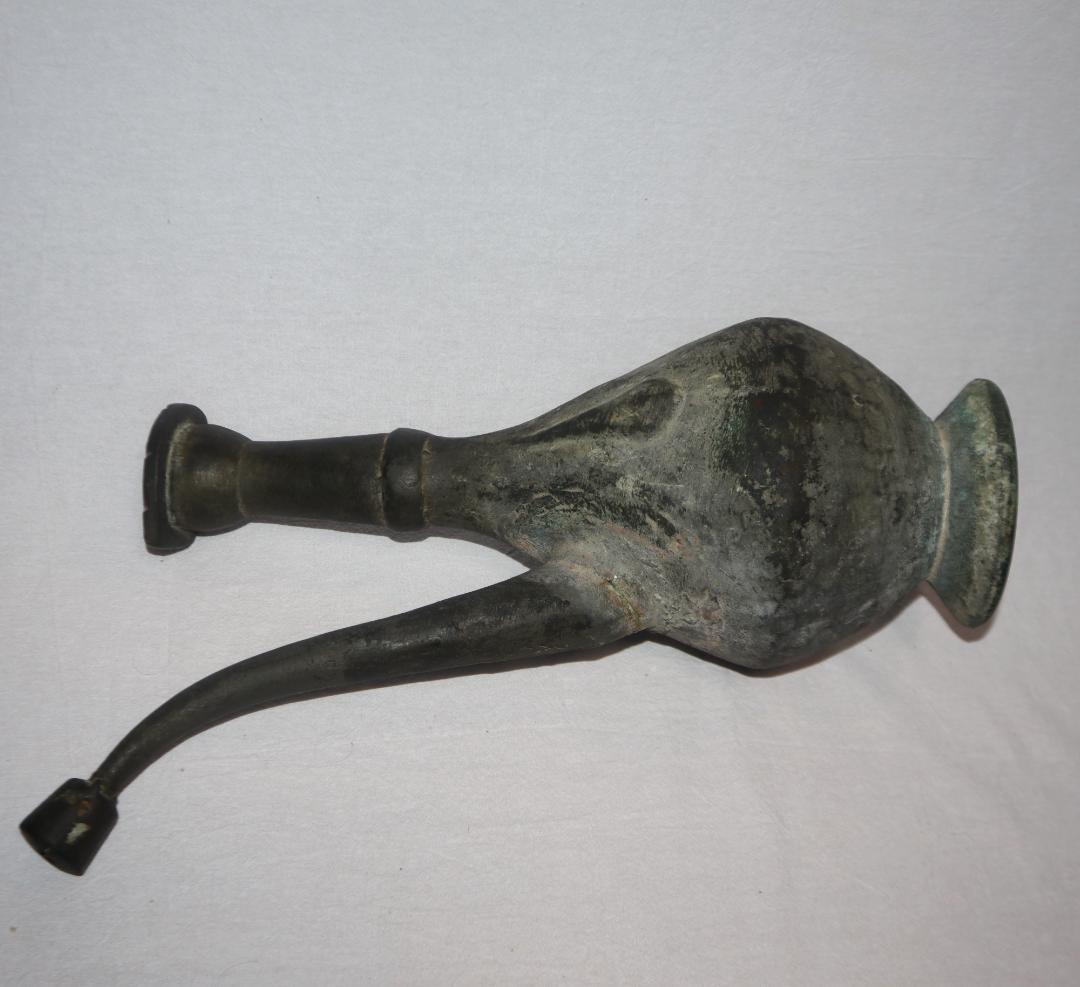 メソポタミアの青銅の水注