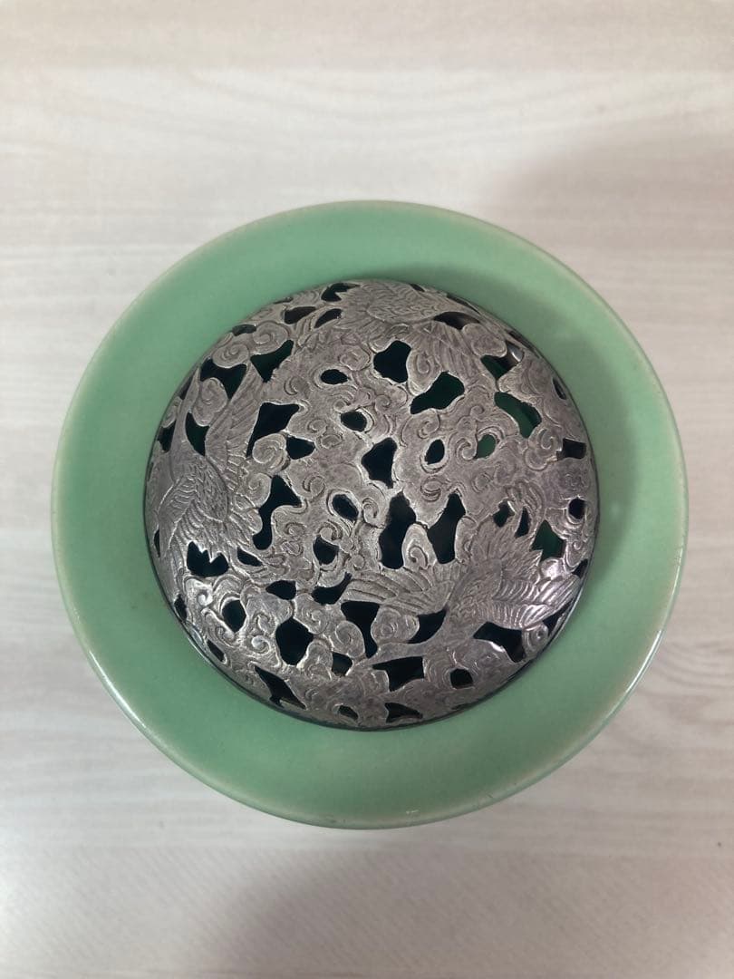 諏訪蘇山 青瓷 袴腰 香炉 純銀蓋透彫 三足 香爐 箱なし　青磁