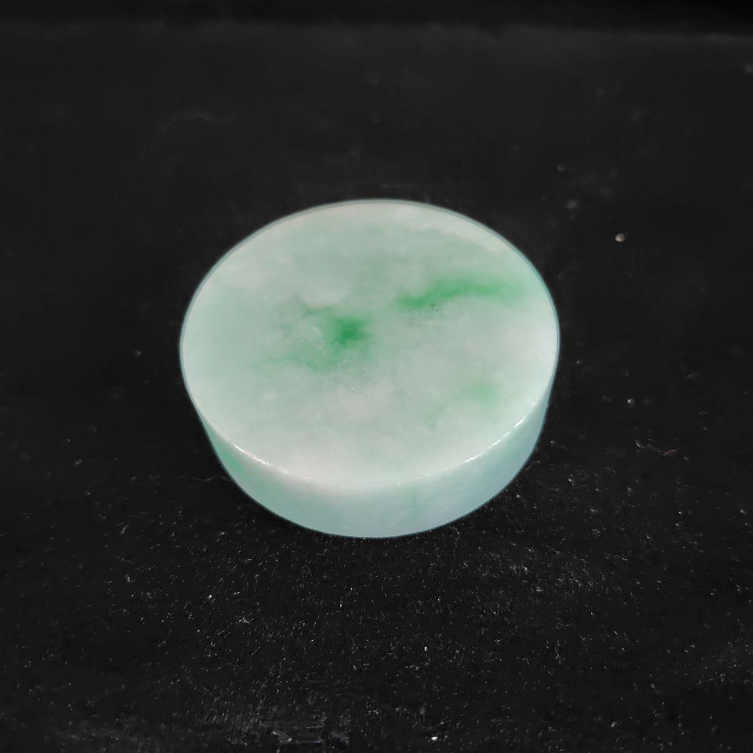 翡翠自然石の文鎮