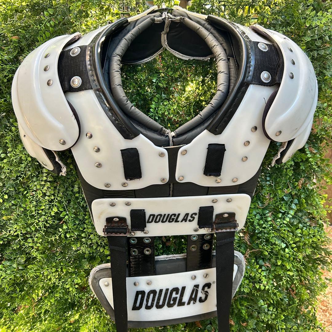 DOUGLAS ショルダーパッド QBK XS バックプレート付き　値下げ可！