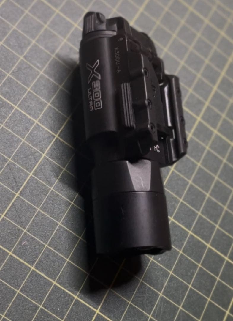 SureFire 実物ライト x300ウルトラ u-a 1000lm