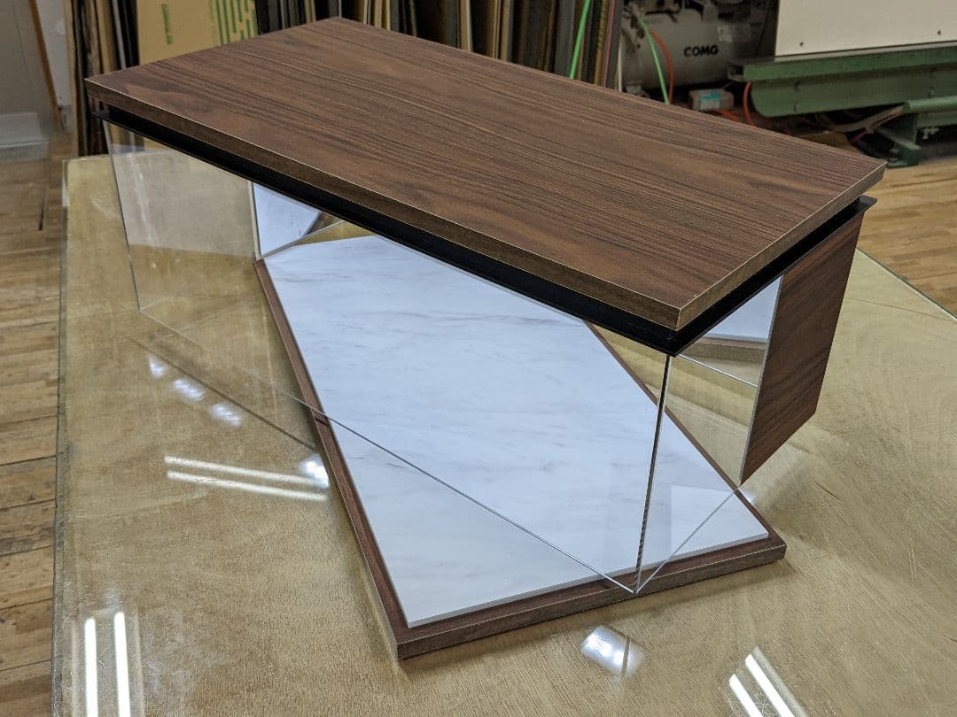 アクリルショーケース　茶色木目仕様