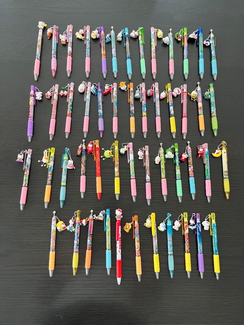 ロ*ズ様 ご当地キティーちゃんペンセット約175本 など