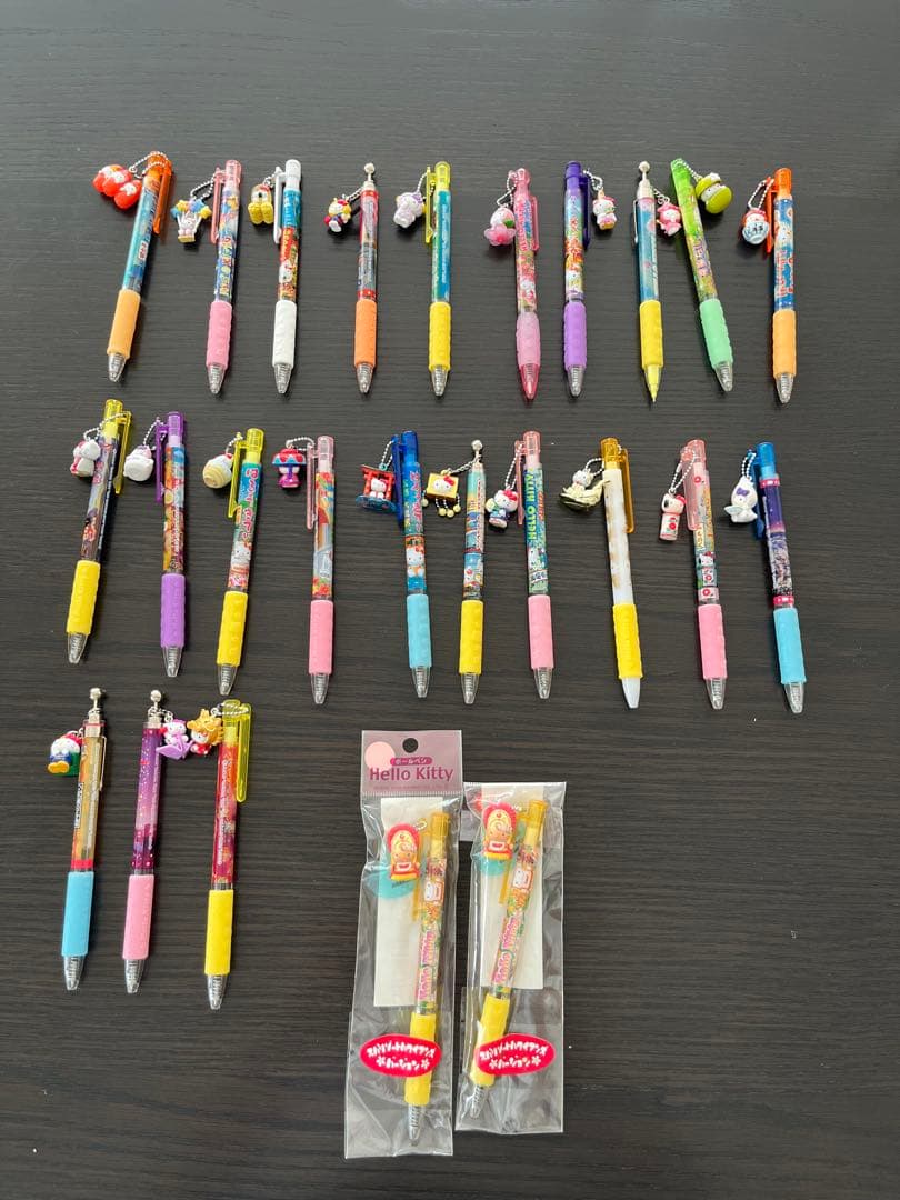 ロ*ズ様 ご当地キティーちゃんペンセット約175本 など