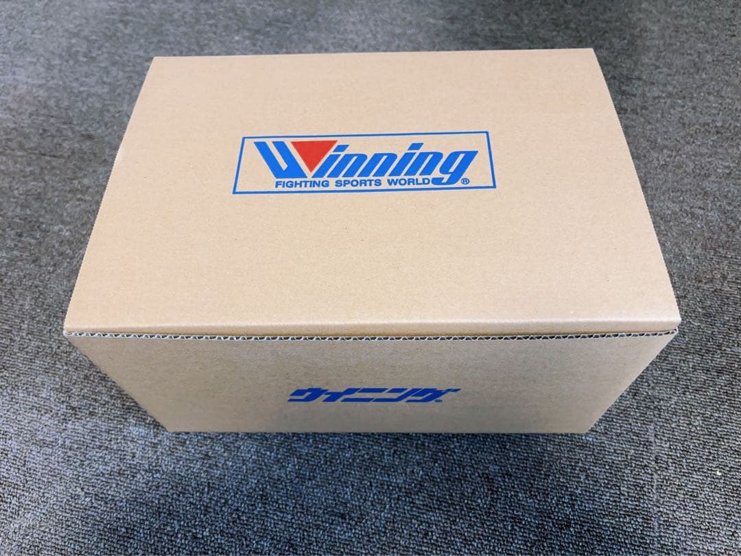 ウイニング　ボクシング　グローブ　8オンス　マジックテップ式　赤