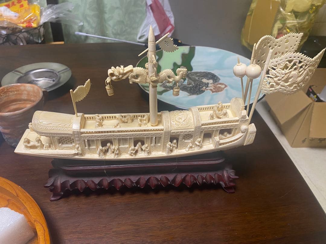 中国古物　象牙風　彫り物船