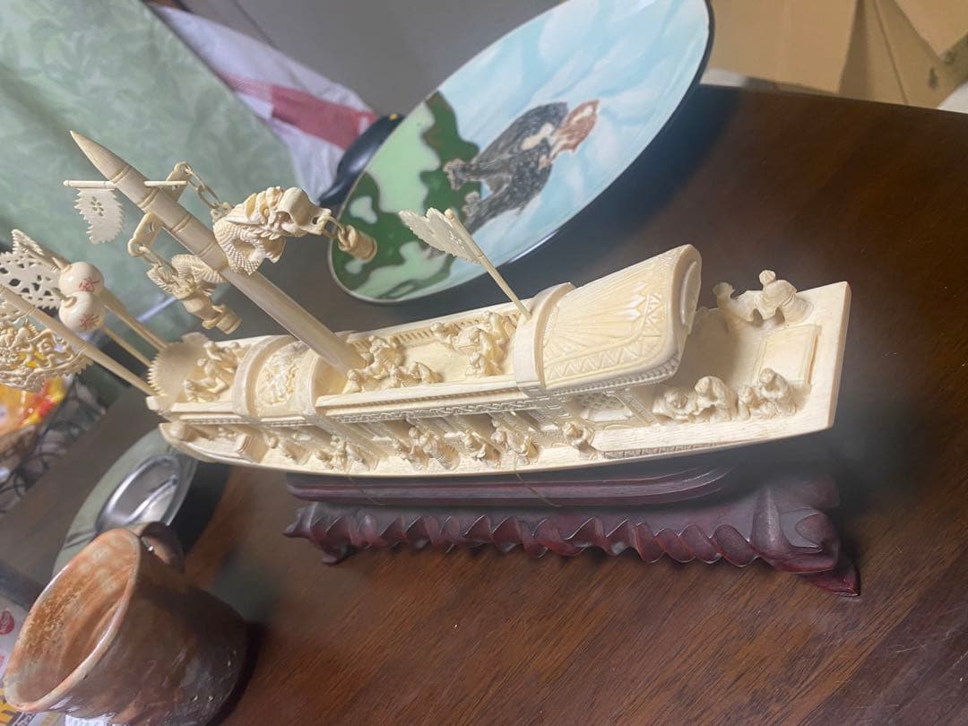 中国古物　象牙風　彫り物船
