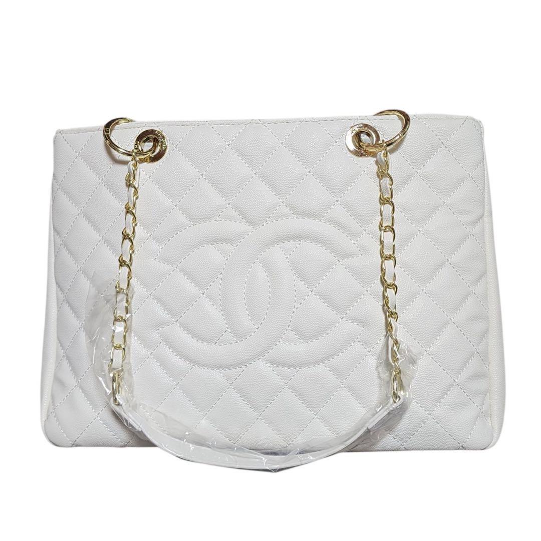 CHANEL　トートバッグ　キルティング　白　ノベルティ