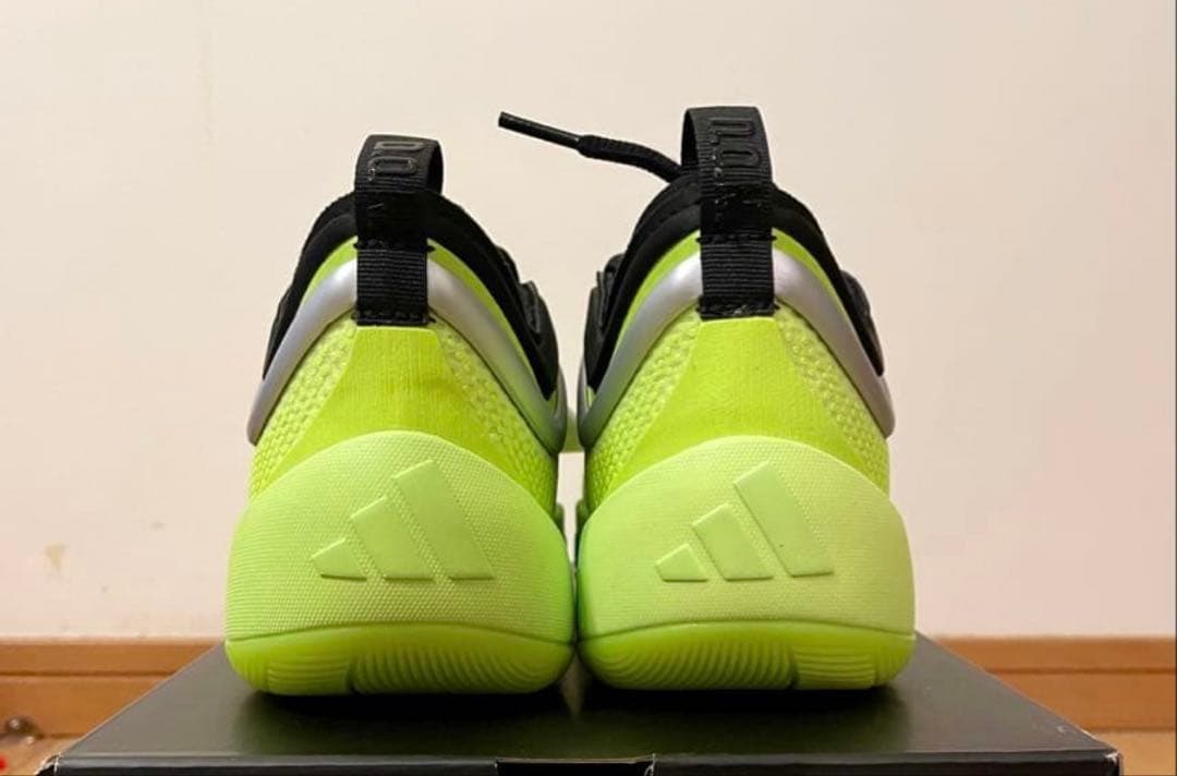 adidas、D.O.N. Issue 6、25.5センチ