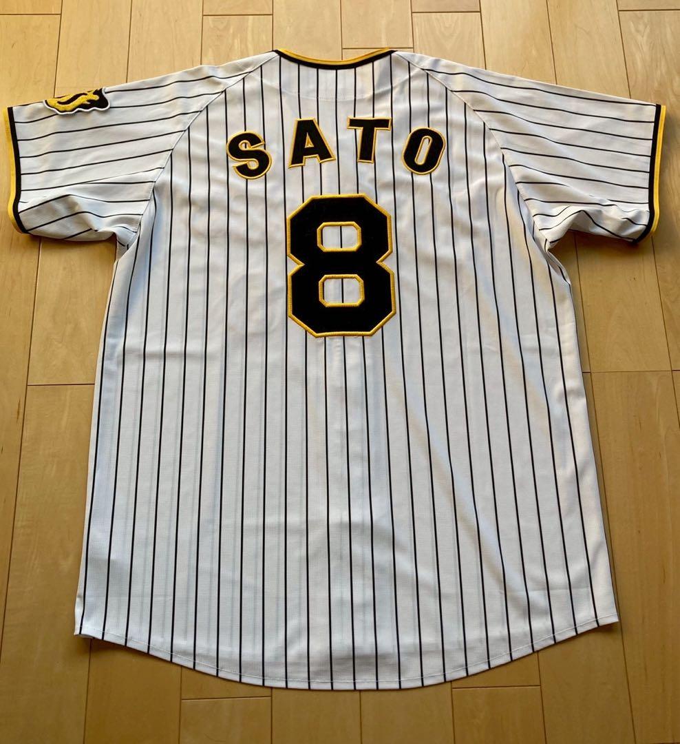 ②阪神タイガース　佐藤輝明選手　前ホーム　ユニフォーム　Oサイズ　#８