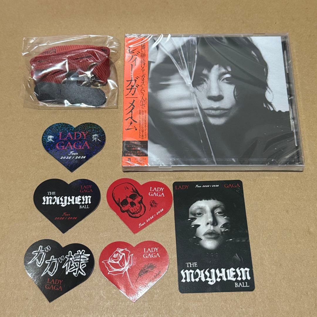 レディーガガ　ステッカー　メイヘム　ネックストラップ　CD LADYGAGA