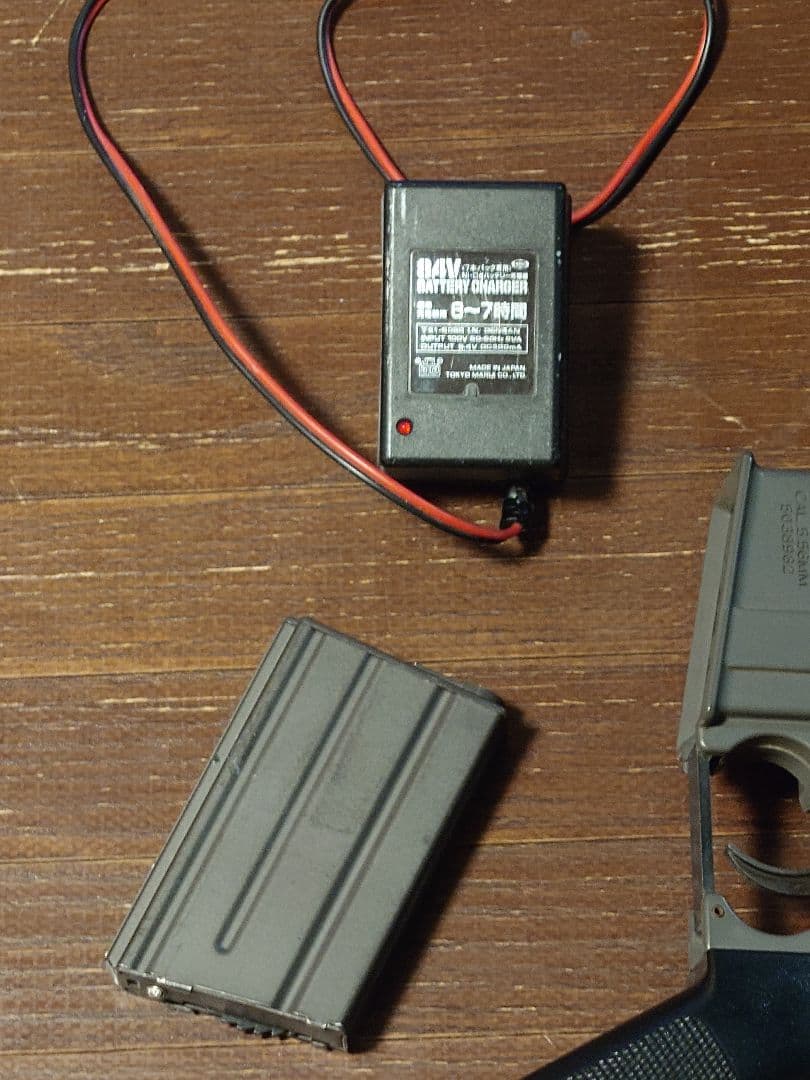 東京マルイ電動ガンM16A1 ベトナム バージョン　充電アダプター付　傷あり中古