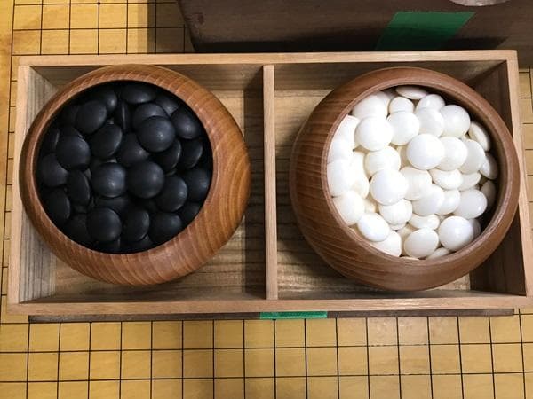 Y ⑨【極上】 囲碁盤＆ 碁石 木製 脚付き へそ有り 碁笥セット 蓋有 S