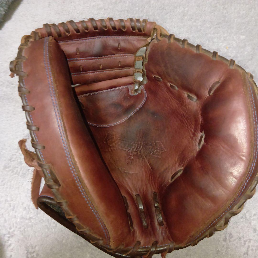 良品 ミズノ キャッチャーミット シリコンラベル ブルーラベル ブラウン　軟式用