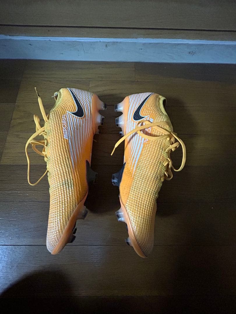Nike マーキュリアル　トップモデル