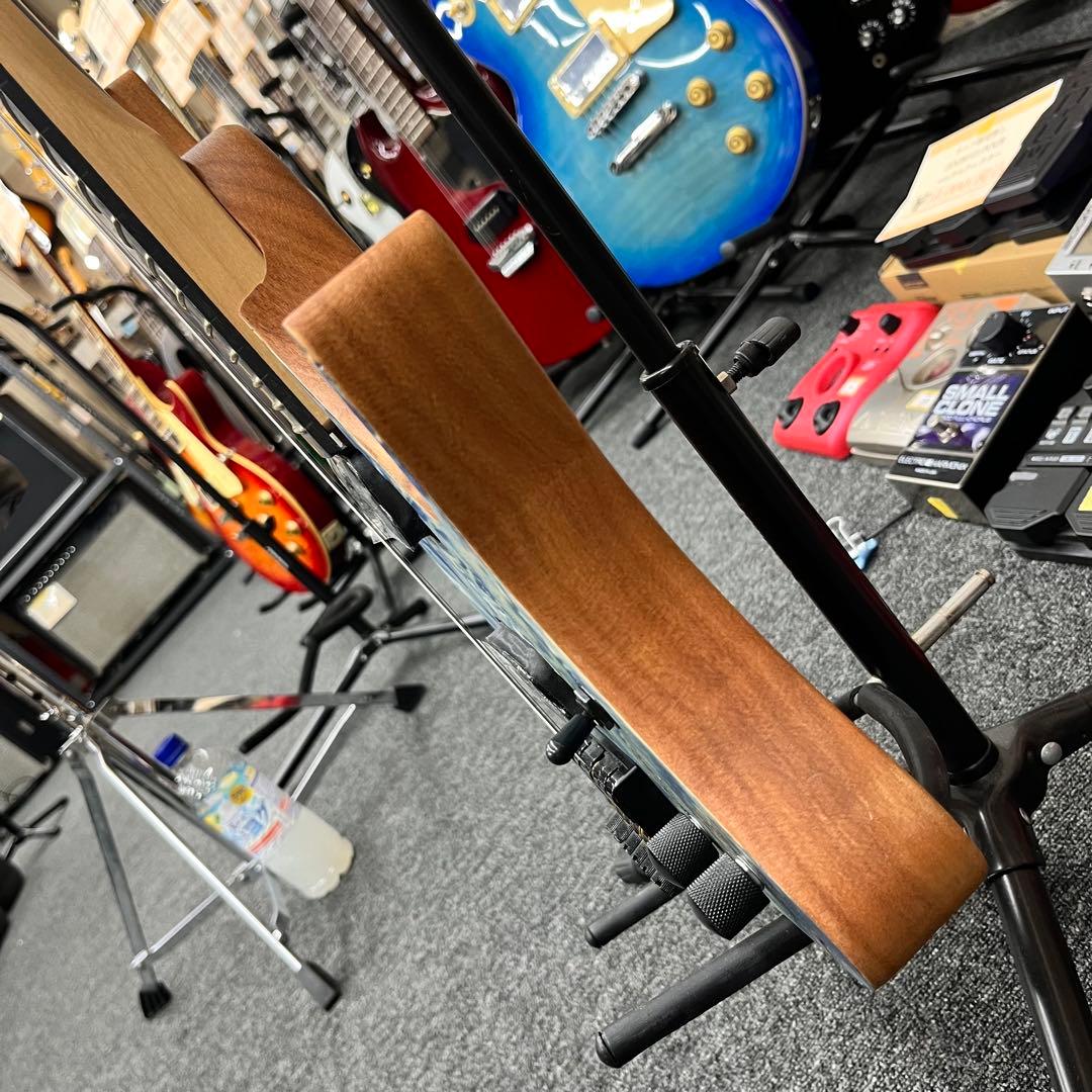 【11131】【新品】 ヘッドレスギター汎用ケース付 ブルー✕ナチュラル