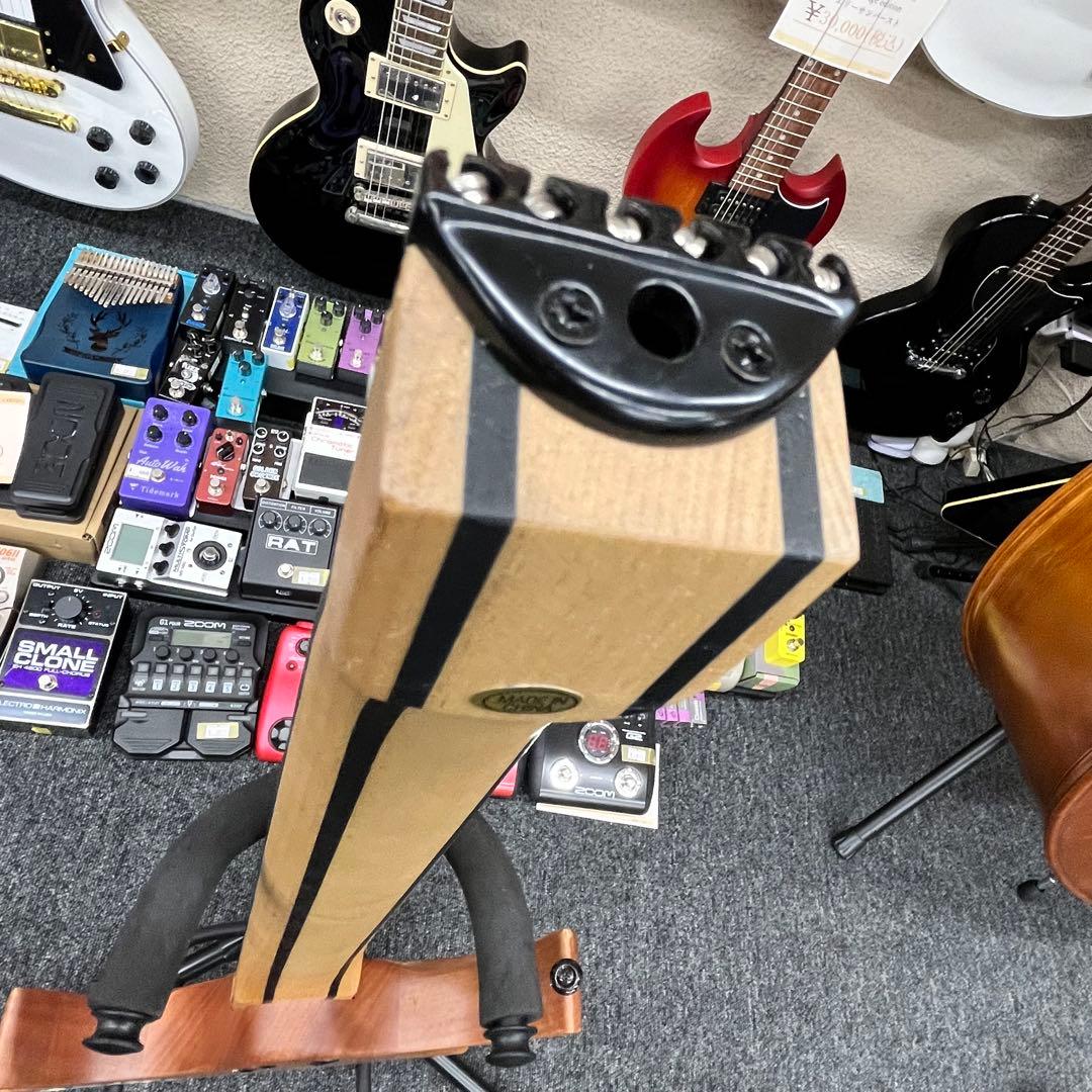 【11131】【新品】 ヘッドレスギター汎用ケース付 ブルー✕ナチュラル