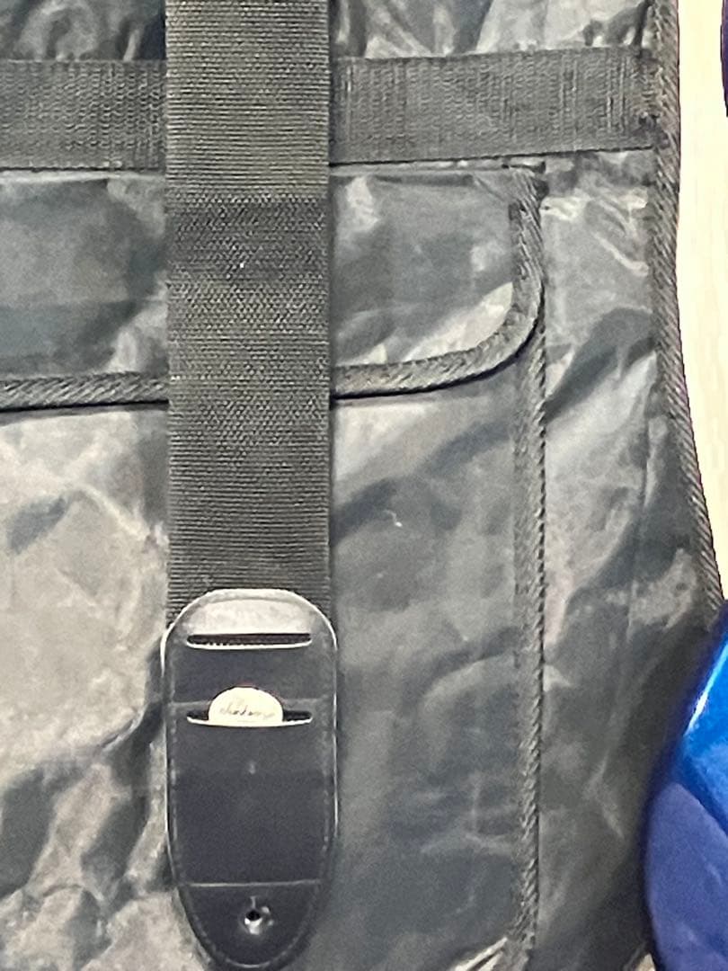 初心者用ARIAジャズベタイプにストラップ・ピック・ソフトケース付きます。