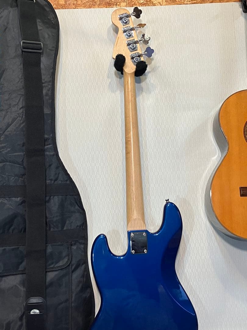 初心者用ARIAジャズベタイプにストラップ・ピック・ソフトケース付きます。