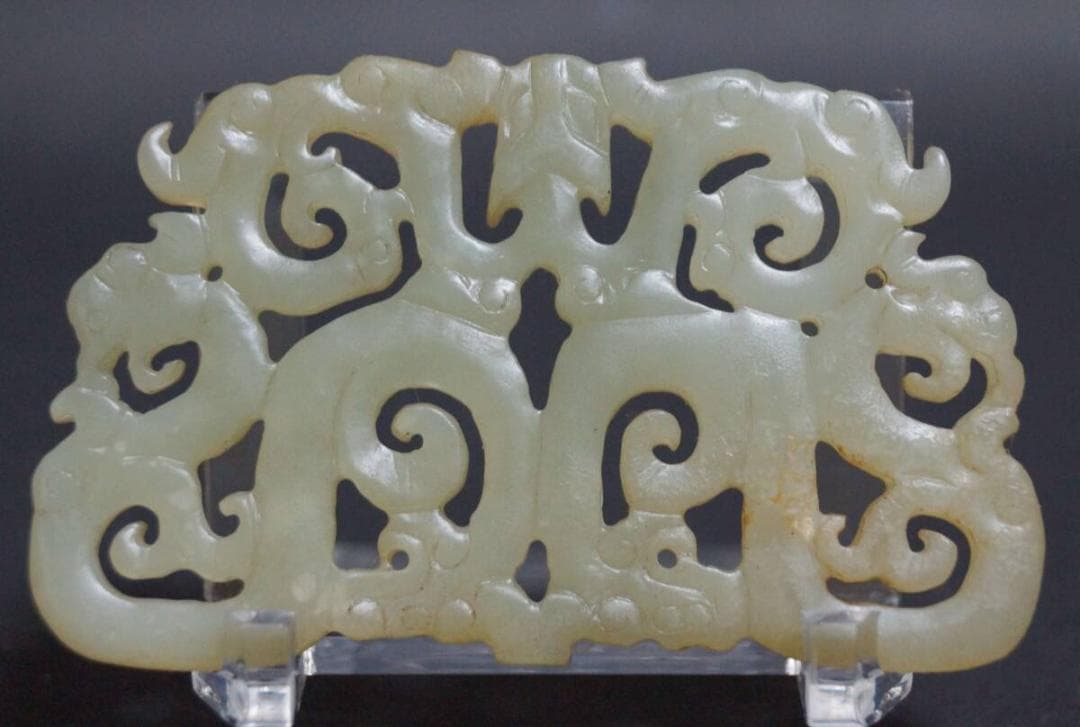 古代和田玉(ホータン)細工透かし彫り『古代龍』玉龍佩 根付 緒締玉提げ物装飾品