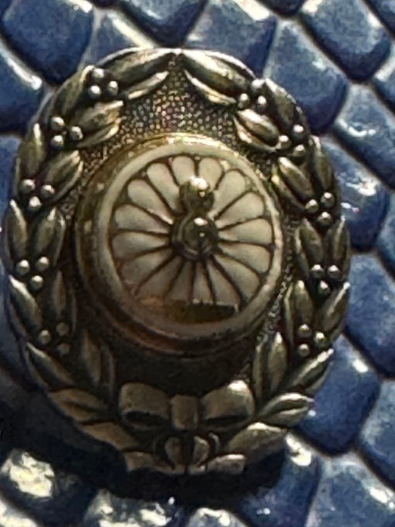 純銀刻印　菊　御紋　エマイユ　金と白　　特誂品　ビンテージピンバッジ