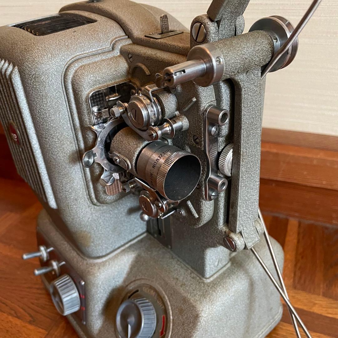 【匿名便】ELMO 8mm 映写機 E-80 ケース・外箱付き