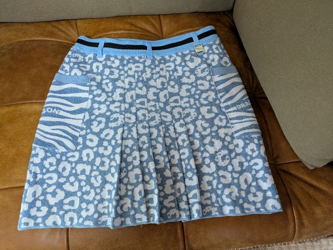 ライトブルーダンスウィズドラゴン ベスト サイズ4セットアップ