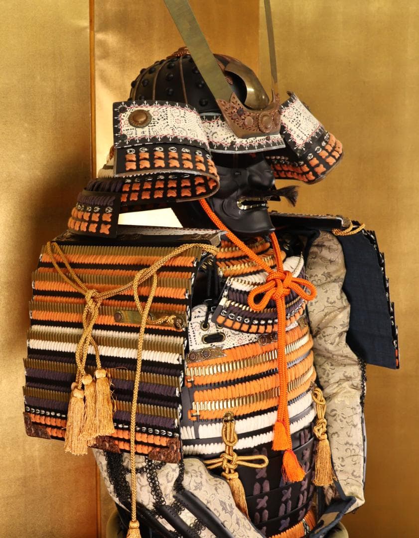 BY02　甲冑　具足　黒胴当世素掛 緋縅　鎧櫃付き　等身大　現代鎧　兜　武具