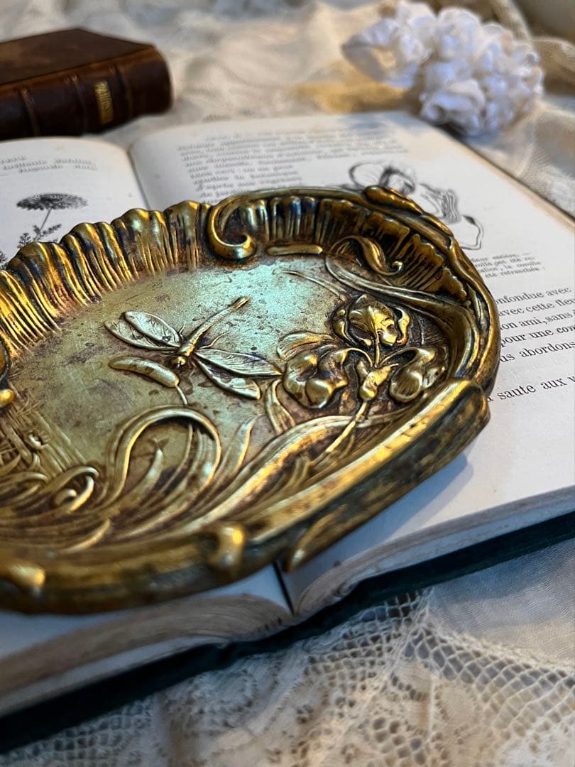 ◆フランスアンティーク｜真鍮ゴールドトレイ草花ボタニカルカルトン小皿彫刻金