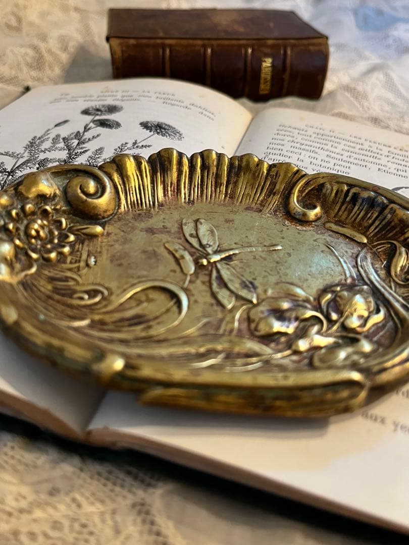 ◆フランスアンティーク｜真鍮ゴールドトレイ草花ボタニカルカルトン小皿彫刻金