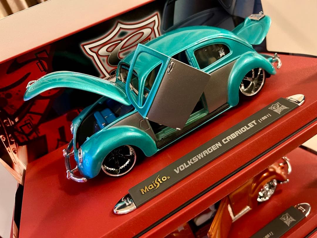 Maisto製 1/18スケール ホットウィール ミニカー フォルクスワーゲン