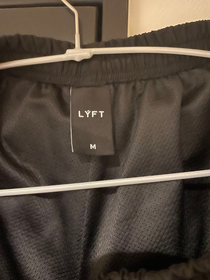 lyftリフトV-FORM WIDE TRACK PANTS - BLACK
