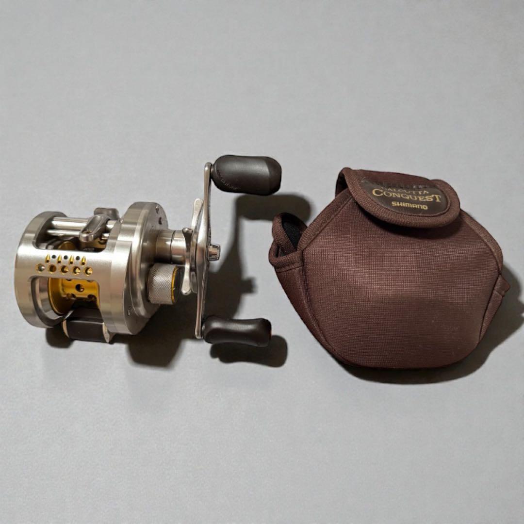 【美品】シマノ カルカッタコンクエスト200DC リール 専用ケース付き