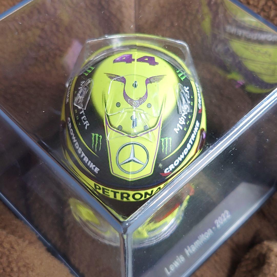 スパーク★美品ヘルメット模型★ルイス・ハミルトン2022メルセデスAMG送料無料